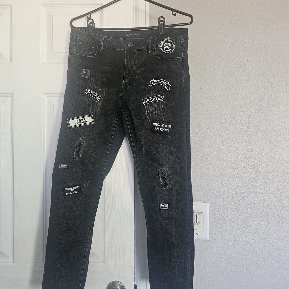 Sleek Black Graphic Patches Skinny Jeans Essential Style - Picture 1 of 7